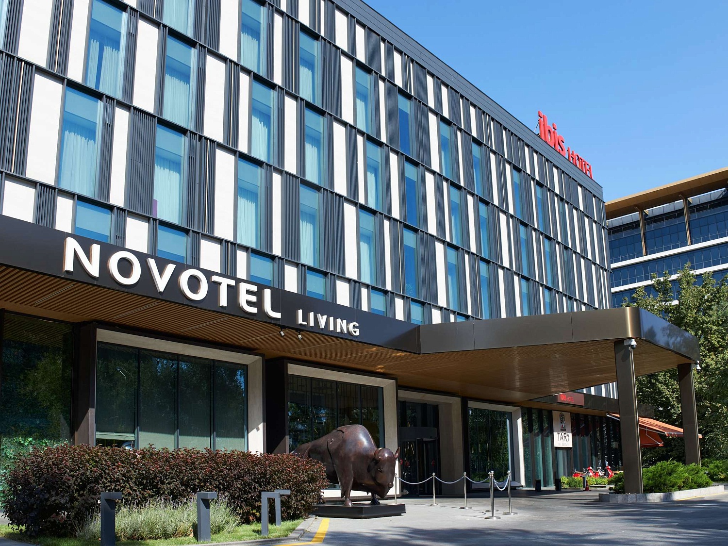 Отель Novotel Living and ibis Almaty Jetisu поставка конвекторов